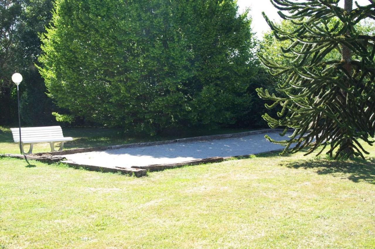 A L'Oree Du Parc Saint-Priest-des-Champs Exterior foto